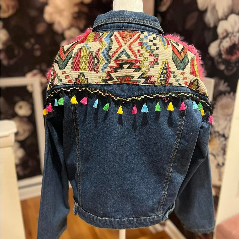 Unique jean jacket. - Picture 4 of 5
